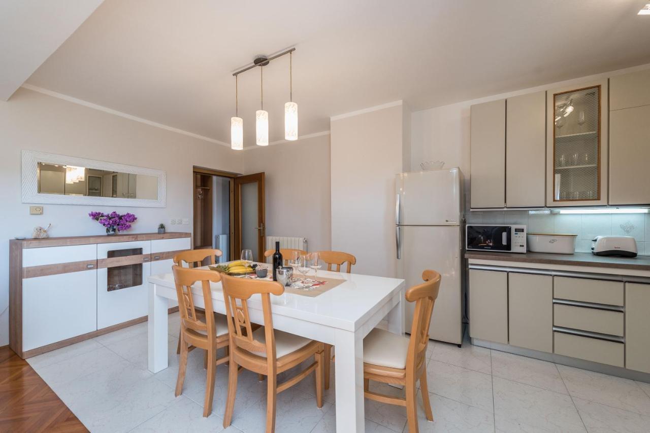 Stedi Apartment Lukoran エクステリア 写真