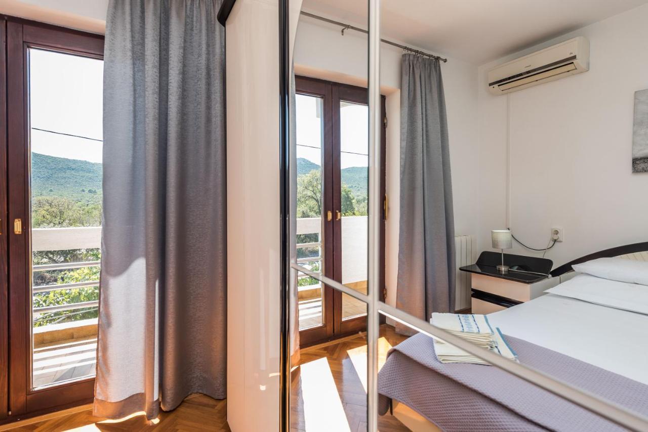Stedi Apartment Lukoran エクステリア 写真