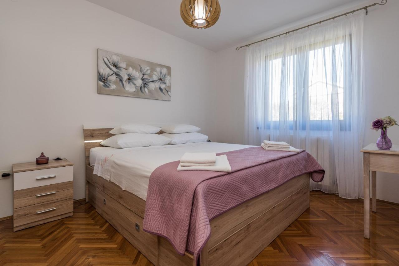 Stedi Apartment Lukoran エクステリア 写真