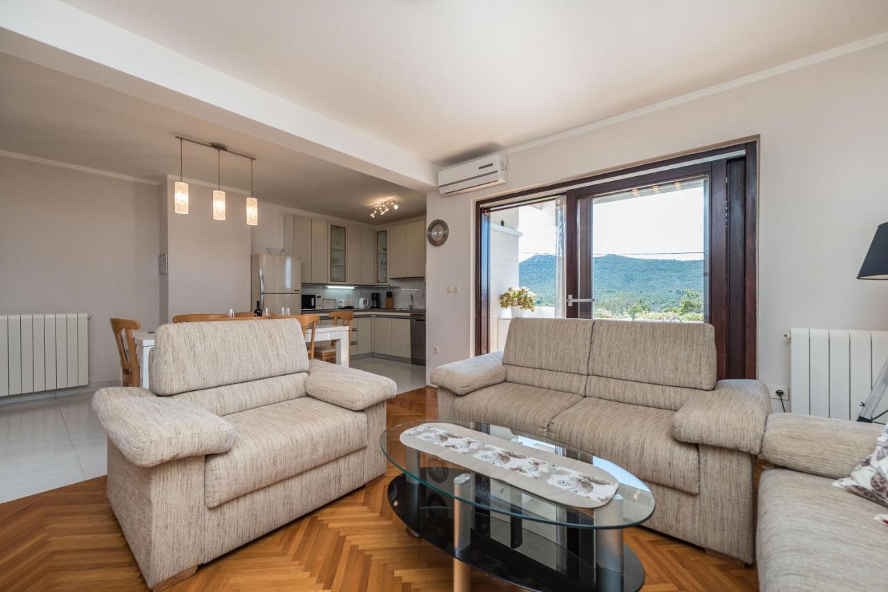 Stedi Apartment Lukoran エクステリア 写真