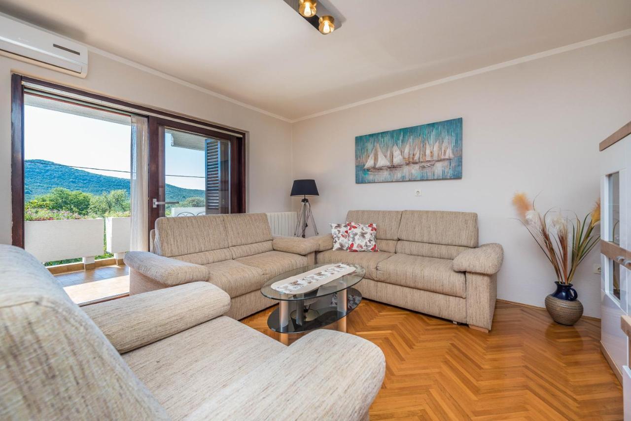 Stedi Apartment Lukoran エクステリア 写真