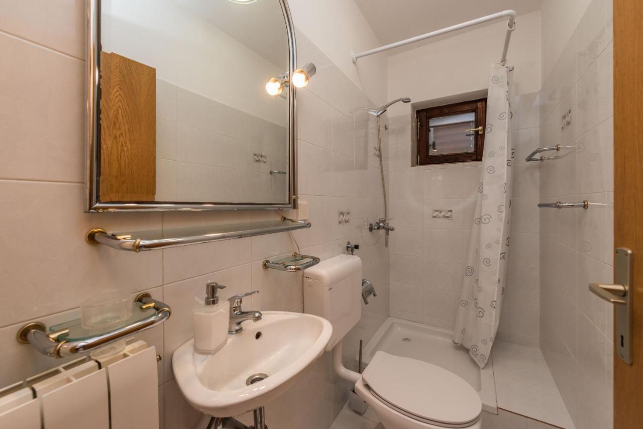 Stedi Apartment Lukoran エクステリア 写真
